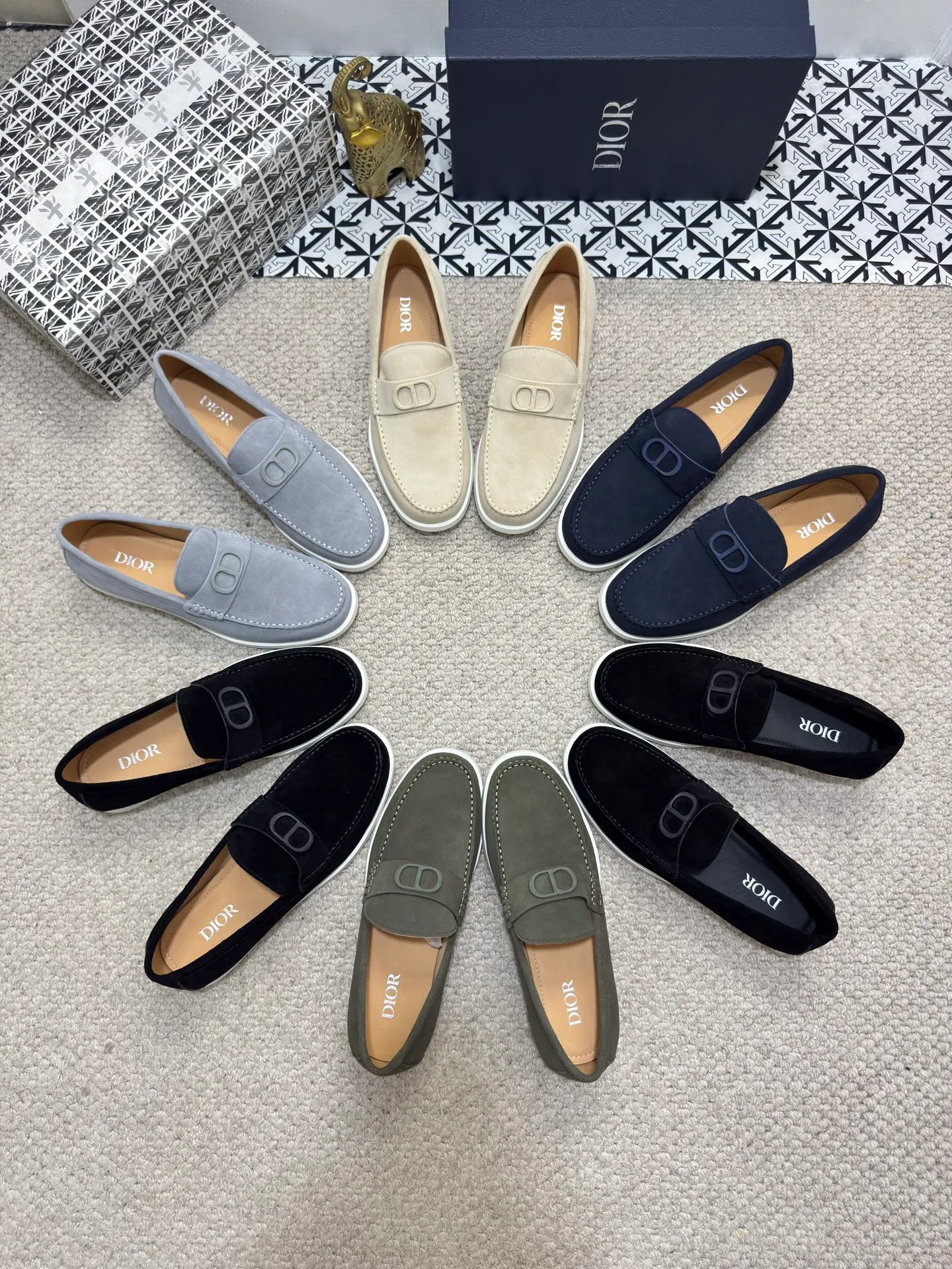 Men's men's shoes 💰480 [New style] 🍺🍺Dior men's casual shoes - a high version of the original one-to-one replica. It is a casual dress shoe. Crafted from luxuriously soft navy suede❤️‍🔥Cow leather lining💘Oblique printed panels on the upper. The lightweight white rubber sole adds sophistication, with an Oblique pattern engraved on the outsole and branding on the back. Size: 38-44 (45, 46 customized